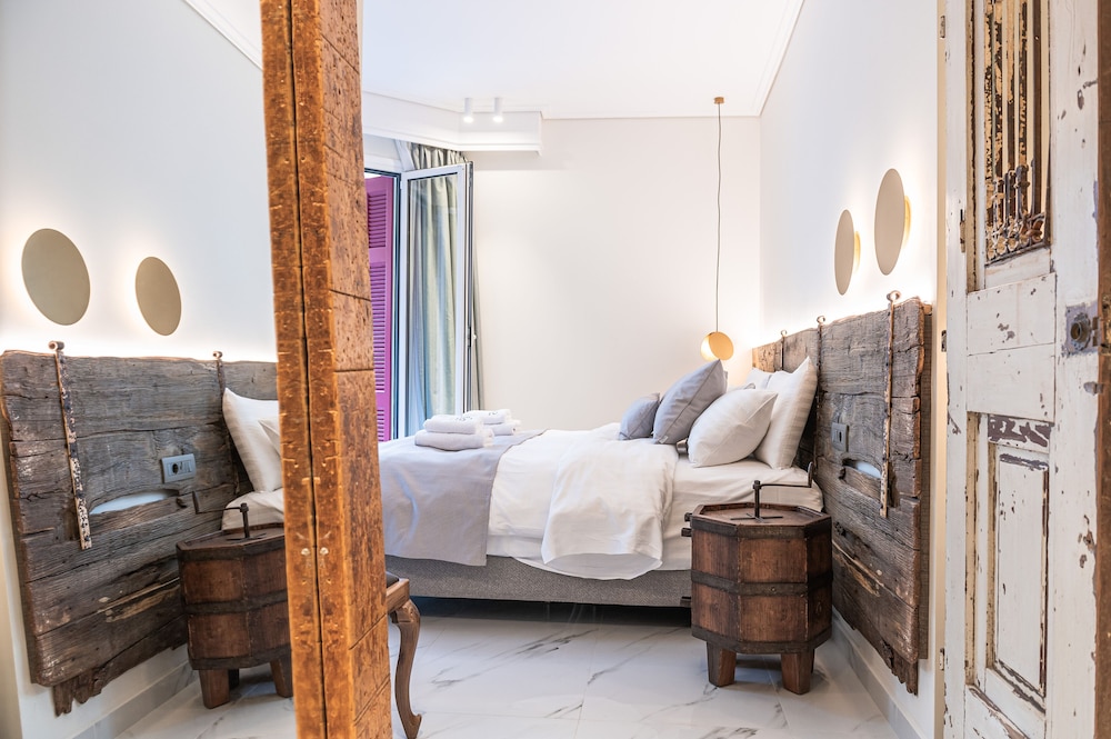 Luxury Apartment - Photo 4