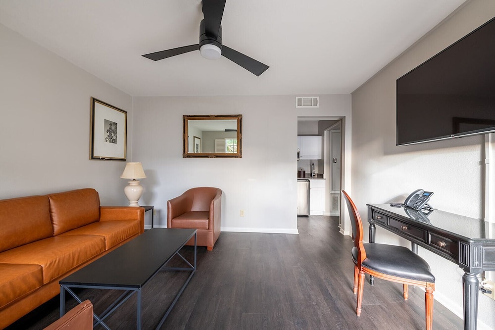 Suite, 2 Bedrooms, Non Smoking
