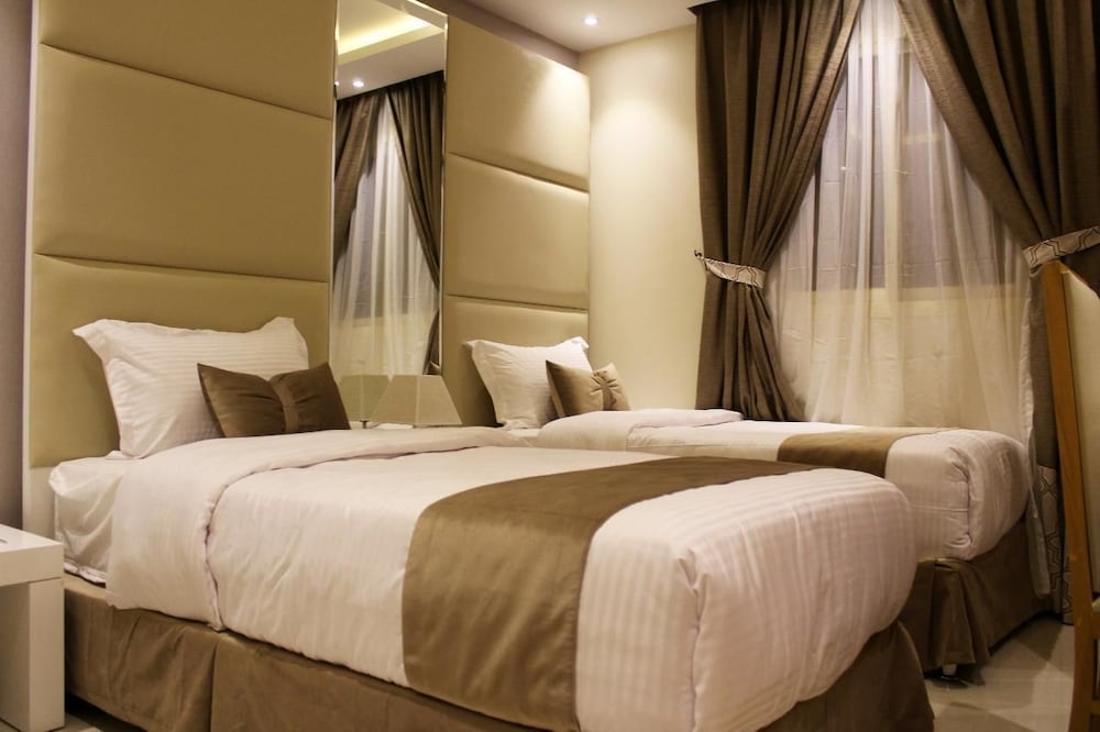 Deluxe Double Room, City View photo 3
