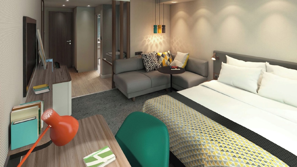 Premium Room, 1 King Bed - Photo 10