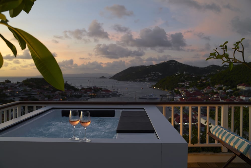 Suite, Hot Tub, Sea View