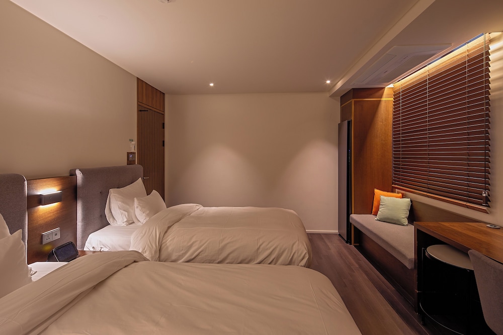 Deluxe Twin Room photo 3