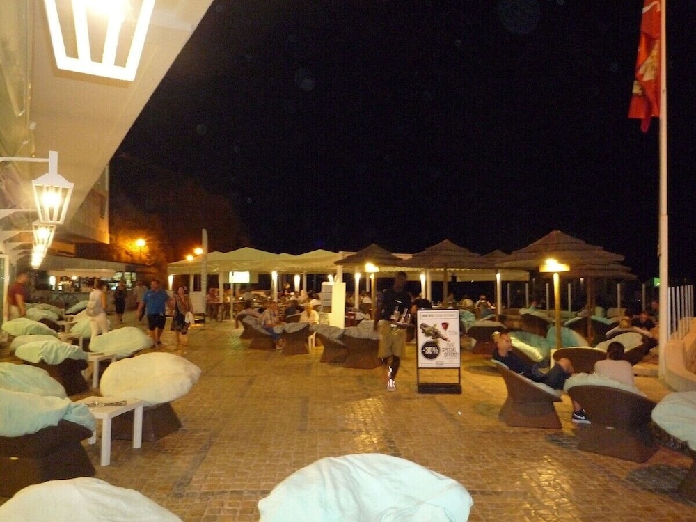 Luxury Ground-floor Appartment 5 Stars, 2 Bedrooms, 2 Bathrooms, Free Wifi, Bilde 18