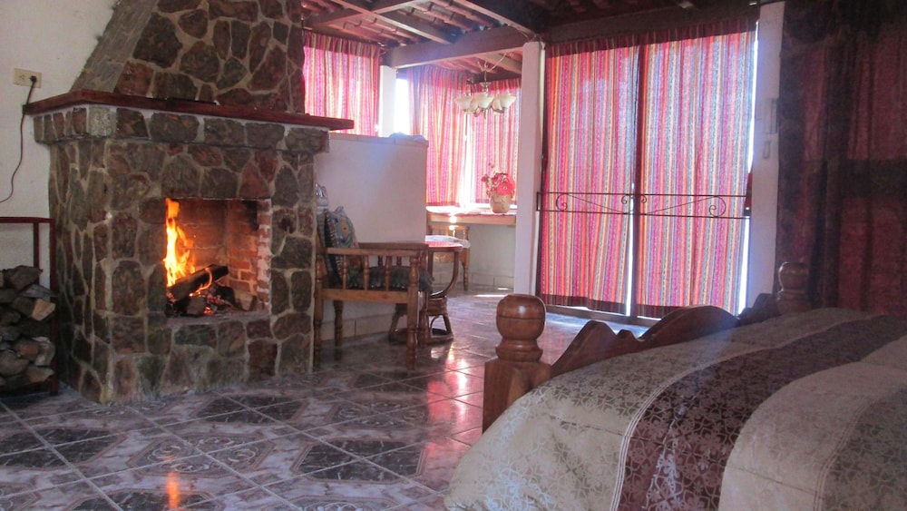 Deluxe Suite, Fireplace, Lake View photo 1