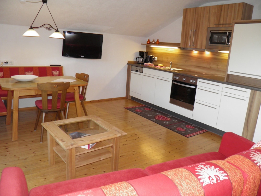 Apartment, 2 Bedrooms, Garden View photo 3
