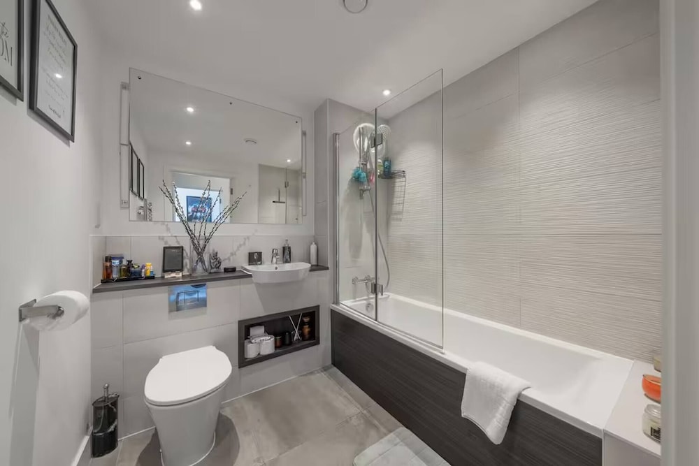 Modern 1-bed Apt in Harrow Near Heathrow Airport & Wembley, Bilde 11