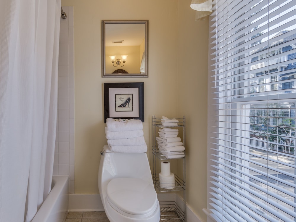 Apartment, Private Bathroom (Coach House Quarters) photo 2