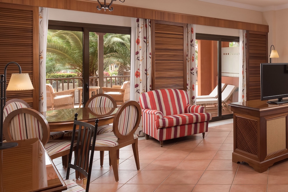 Premium Studio Suite, 2 Twin Beds (Garden View)