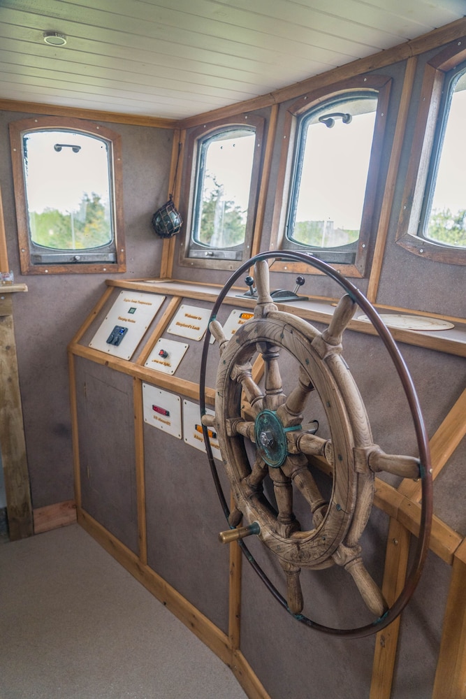 Cabin (The Wheel House) photo 3