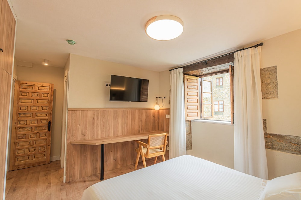 Deluxe Double Room, City View photo 3