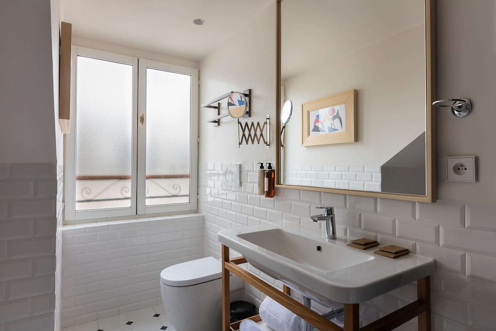 The Signature Extra Mansarde double room thumbnail 6
