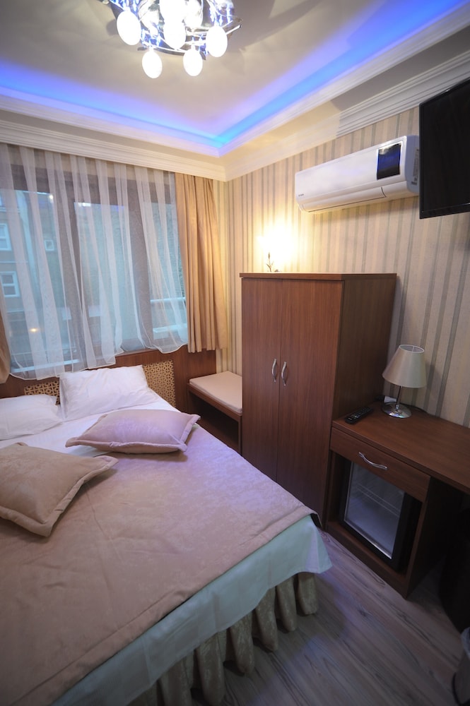 Economy Room photo 3