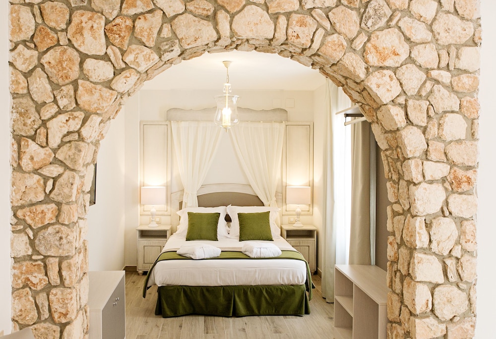 Suite, Courtyard View photo 3