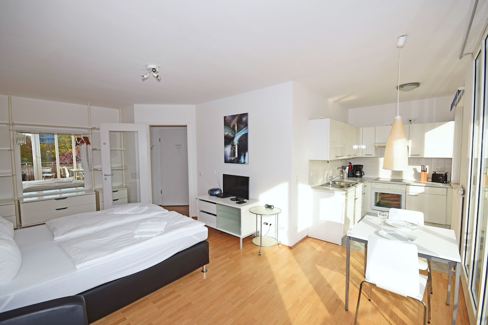 Parkview Azure Apartment -Veteranenstrasse 10c photo 1