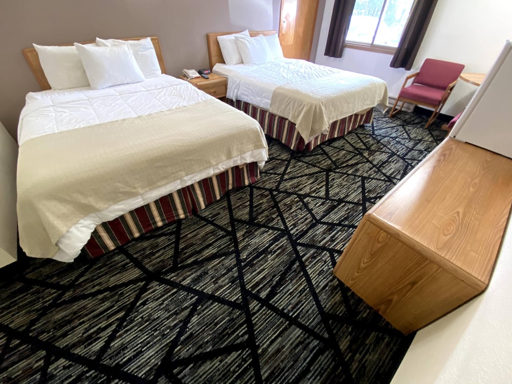 Standard Room, 2 Queen Beds photo 2