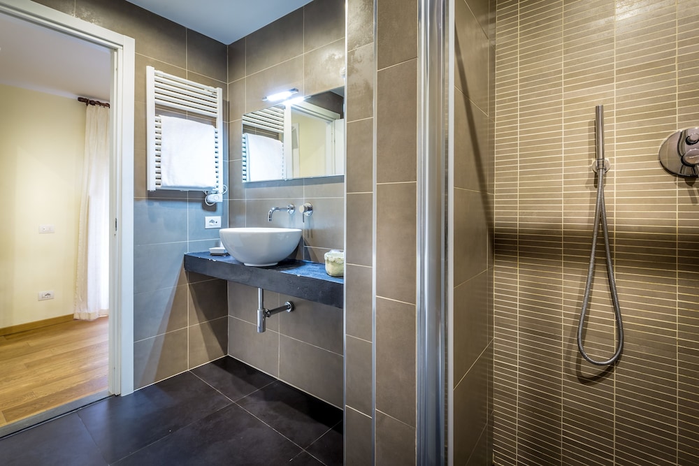 Standard Double Room - Photo 21