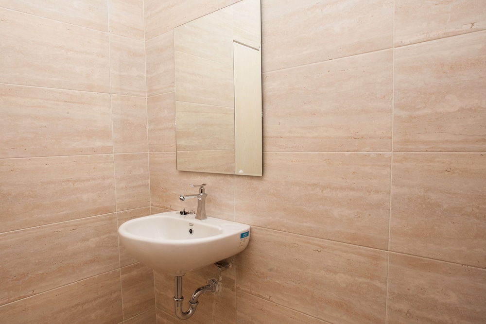 Standard Twin Room - Photo 6