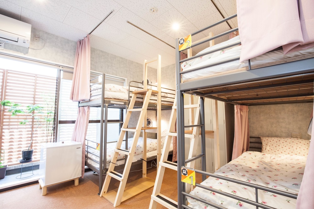 Bed in 4-Bed Female Dormitory Room photo 1