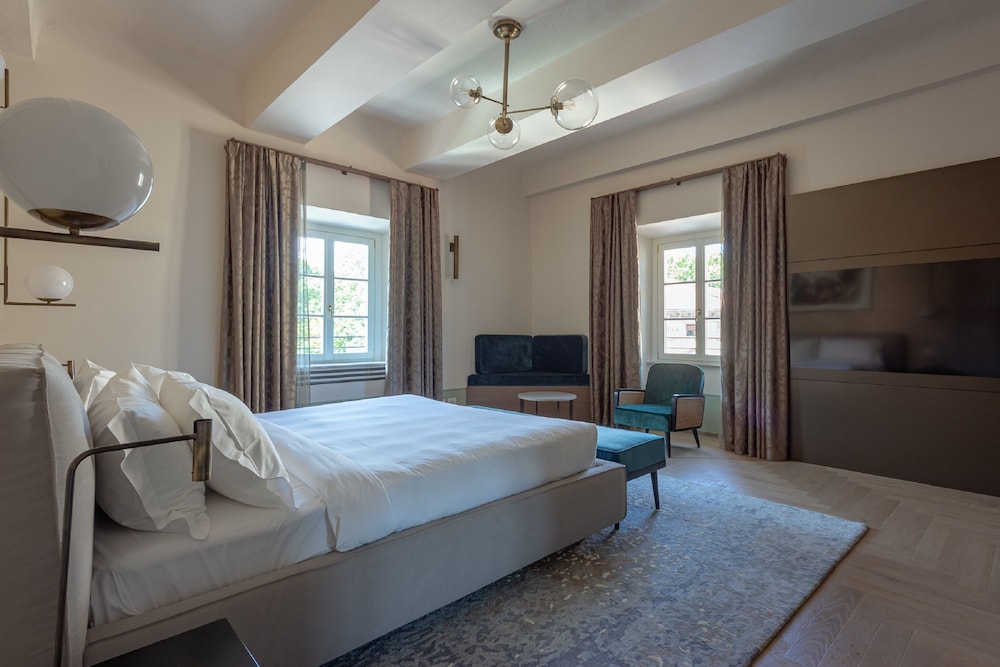 Two-Bedroom Suite Camelia - Photo 10