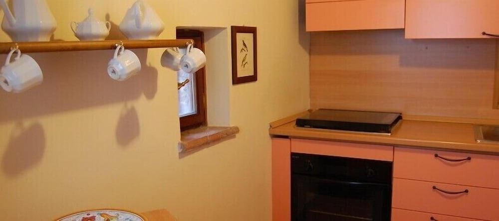 Classic Suite, 1 Bedroom, Smoking, Hill View photo 2