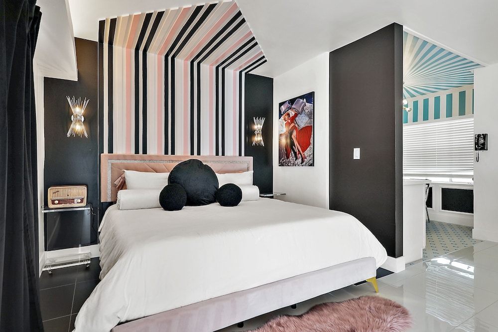 Design Room, 1 King Bed photo 2