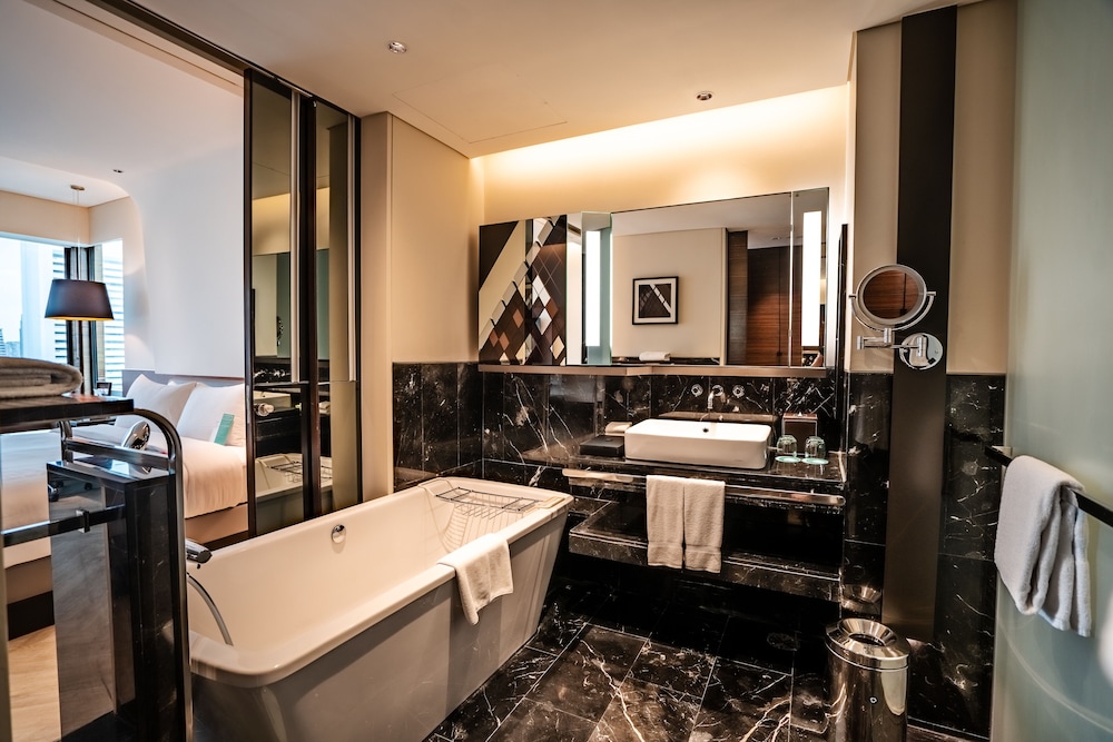 Club Room, 1 King Bed