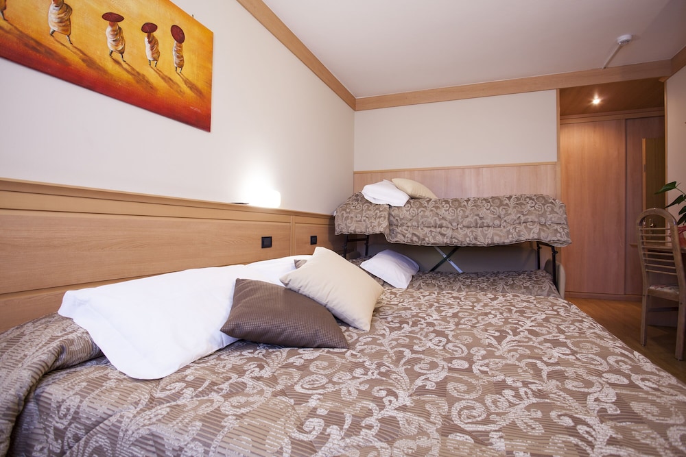 Quadruple Room (with bunk bed)