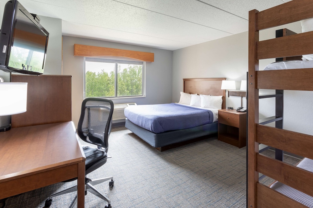Standard Room, 1 Queen Bed
