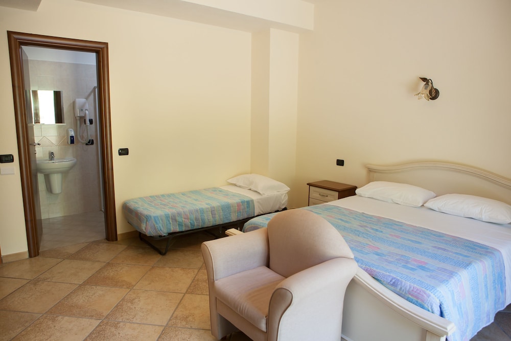 Comfort Triple Room, Multiple Beds, Accessible photo 1