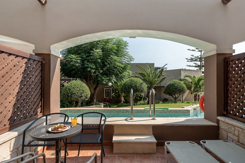 Family Suite Sharing Pool Garden View Bungalows photo 1