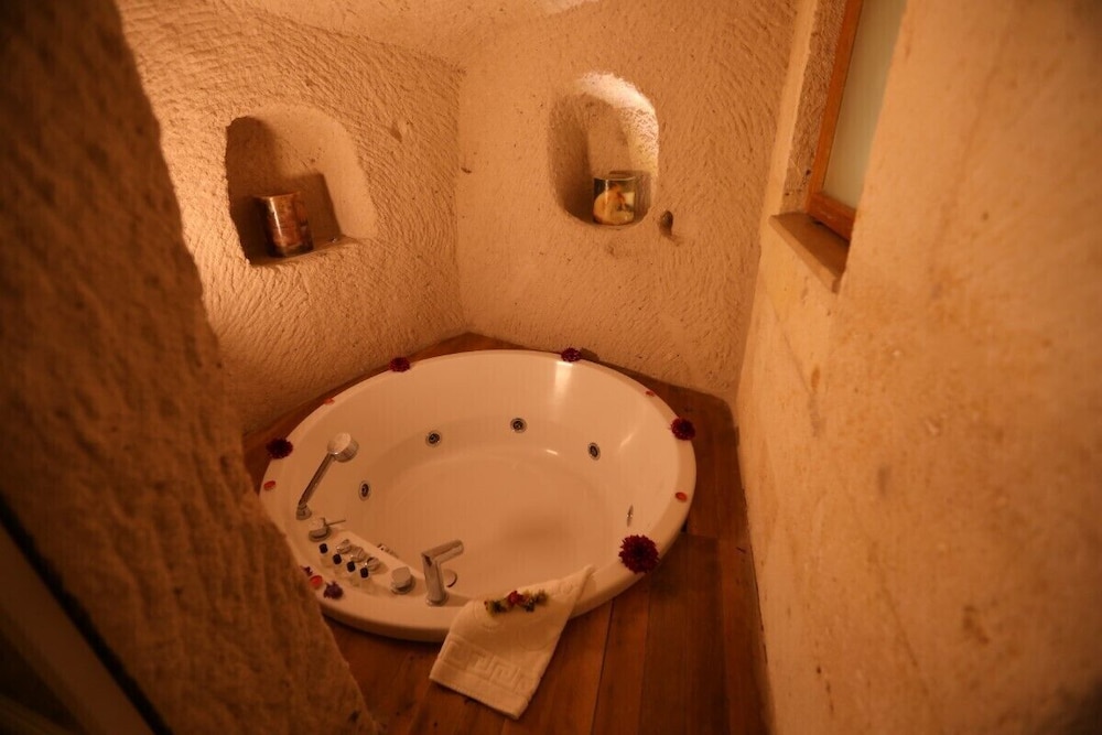 Luxury Suite photo 1