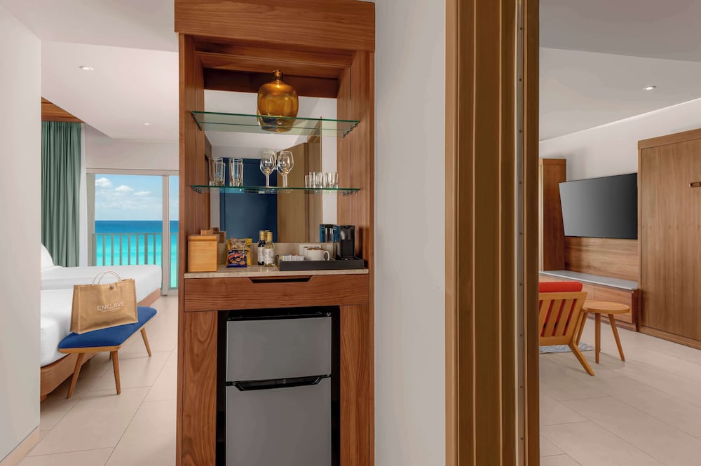 Enclave Beachfront 2 Bedroom Suite - 1Kg 2Qn 2 Mphy - Photo 1