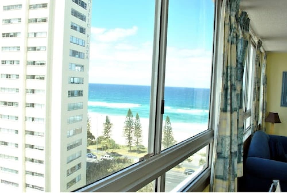 Standard 1 Bedroom Hinterland or Balcony, Ocean View (Wifi 500mbs/day & 1 Car Park) photo 2