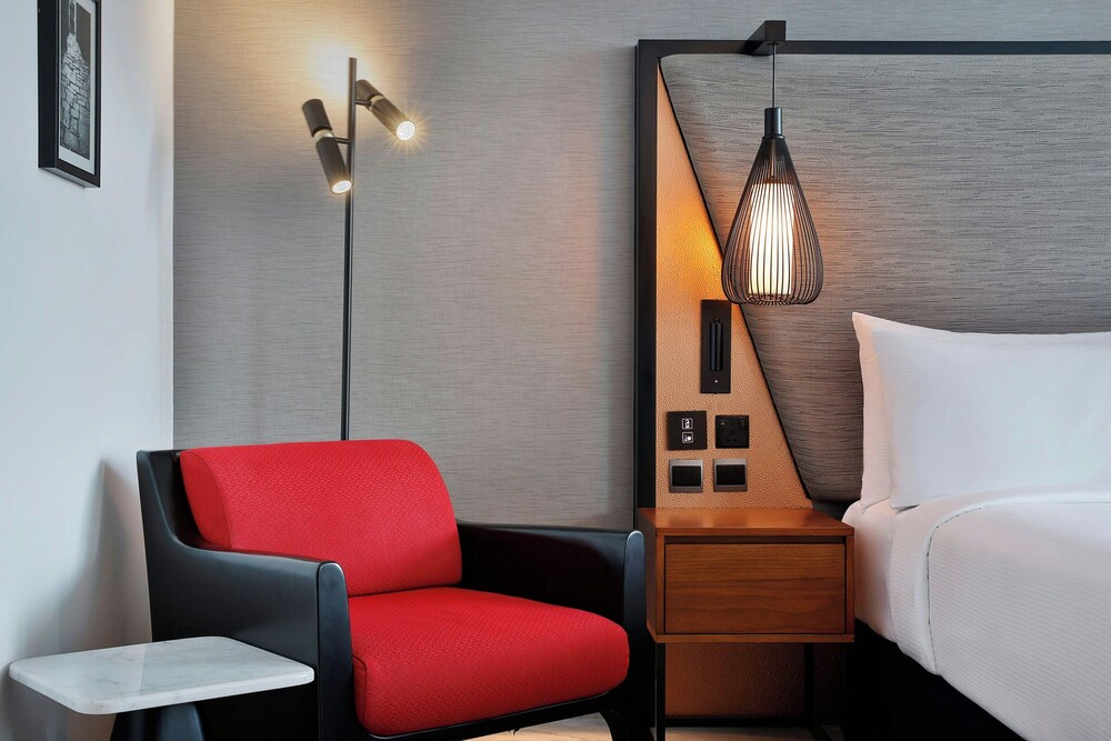 Deluxe Twin Room with Balcony photo 2
