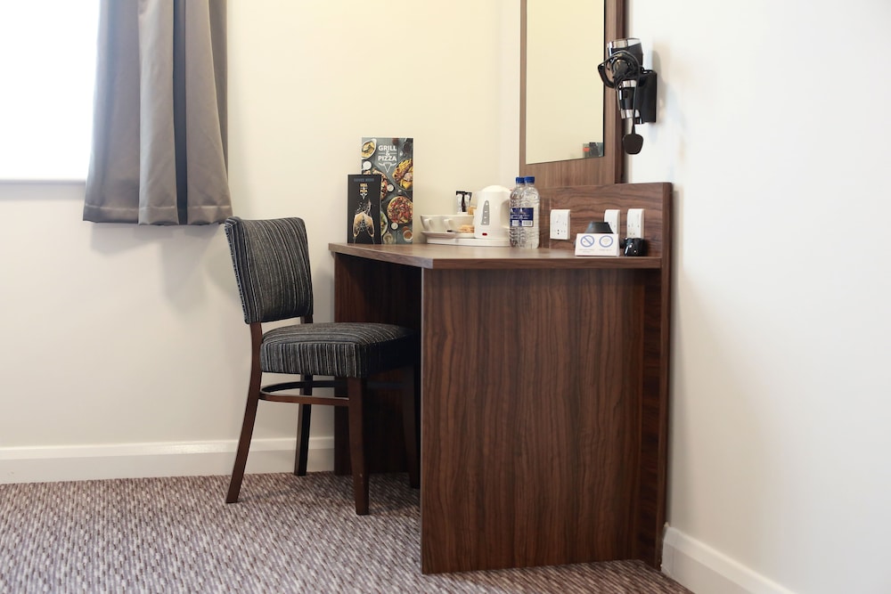 Double or Twin Room - Photo 5