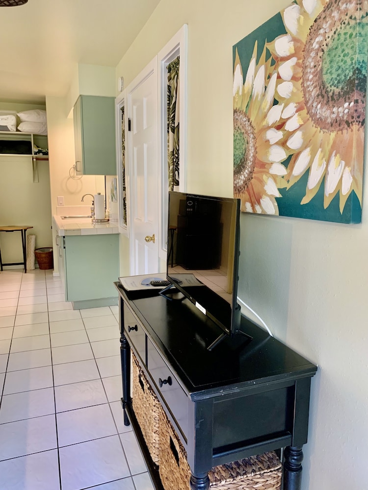 Pineapple Room photo 2