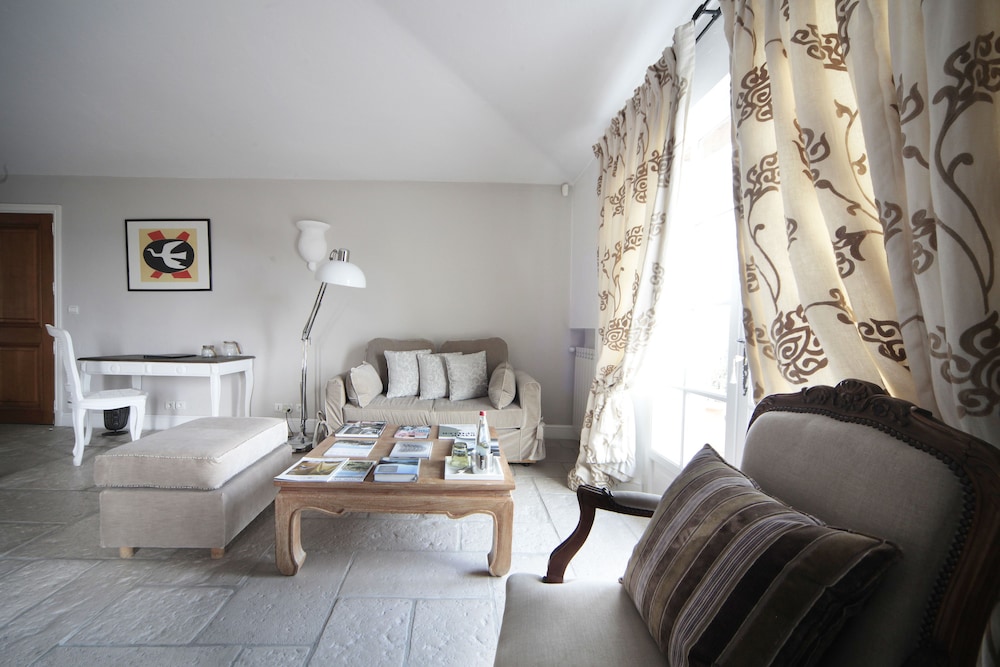 Deluxe Room, Balcony photo 3