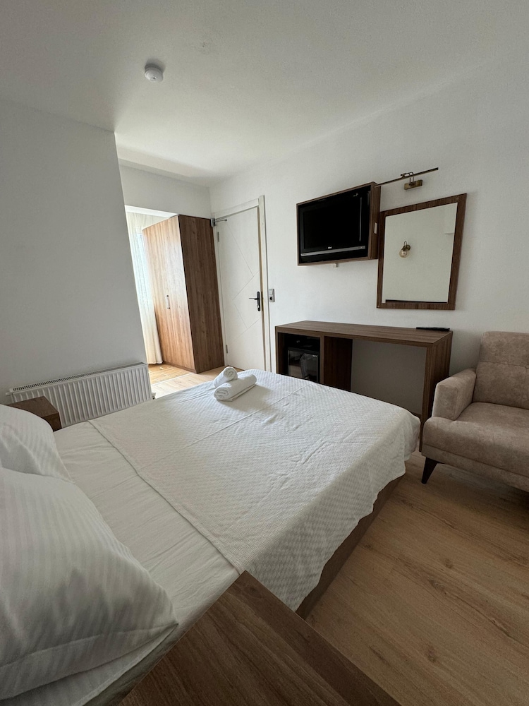 Standard Room photo 2