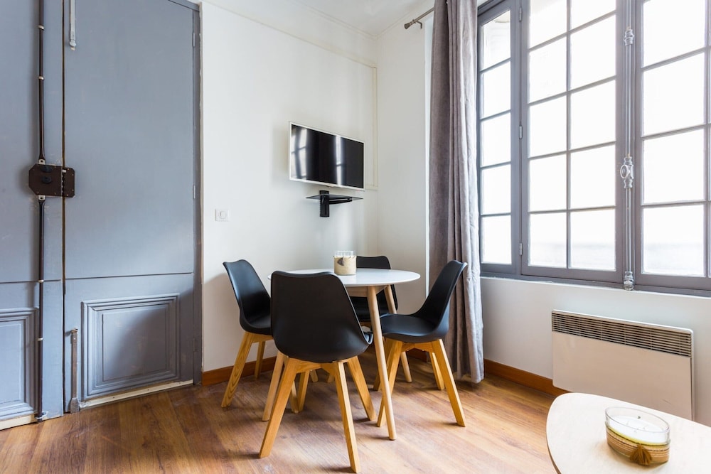 Apartment photo 1