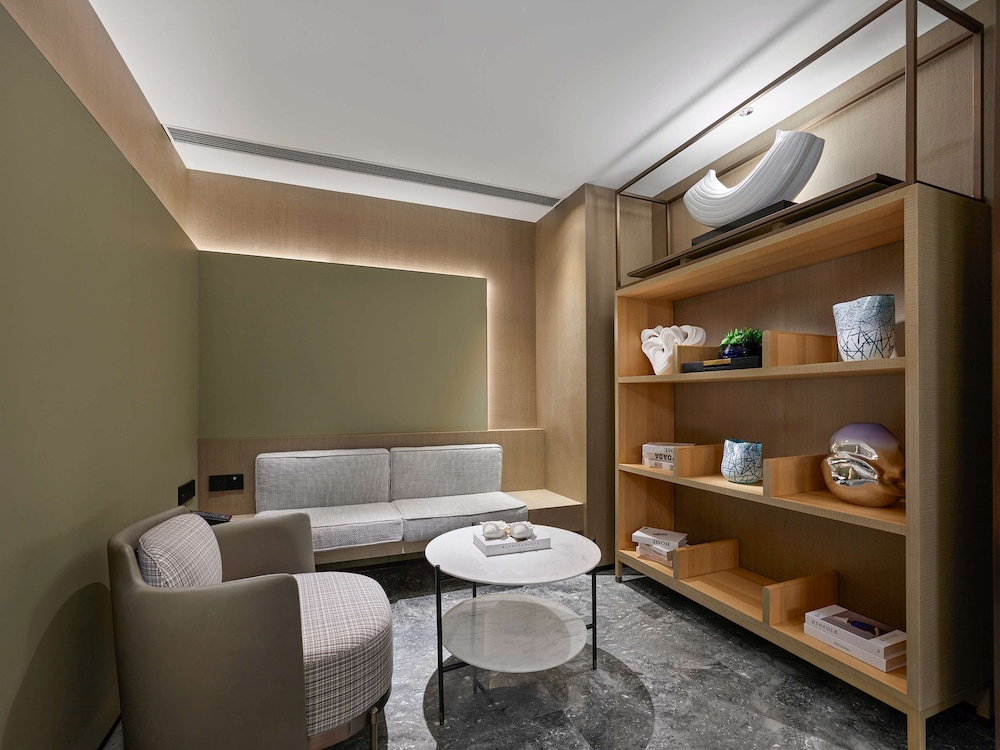 Premium Suite, 1 King Bed photo 1