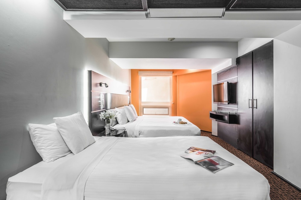 Twin Room - Photo 3