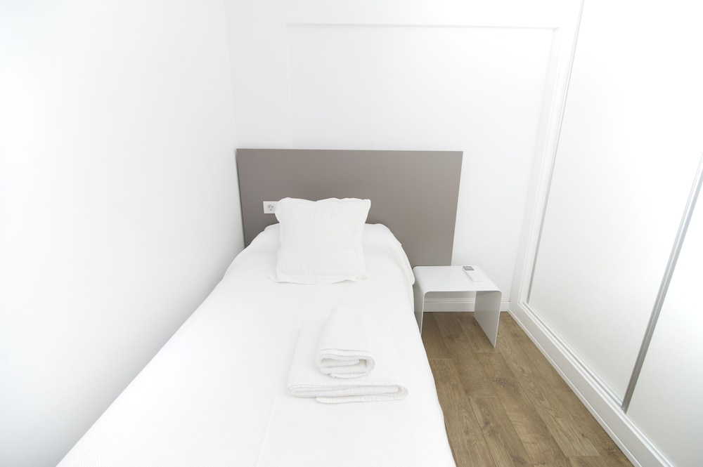 Standard Apartment, 2 Bedrooms, Ground Floor photo 3