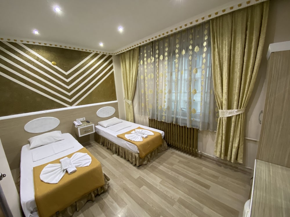 Standard Double or Twin Room photo 3