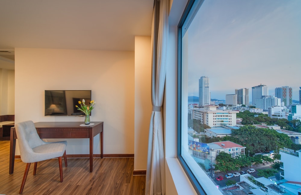 Deluxe Double or Twin Room - Photo 7