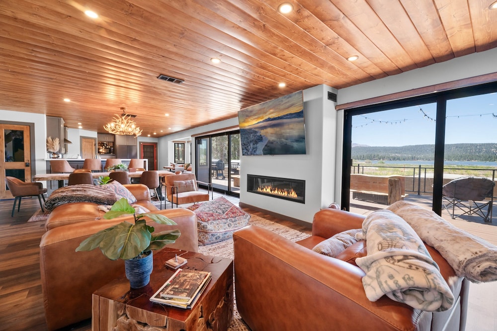 Cabin, Multiple Beds, Patio, Mountain View photo 1