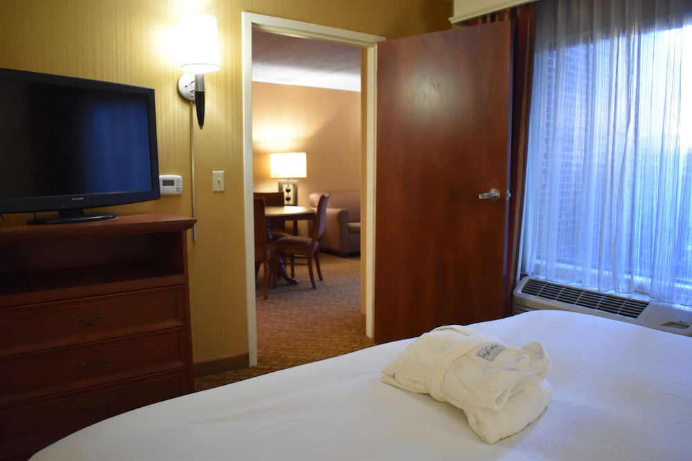 Suite, Accessible, Non Smoking photo 2