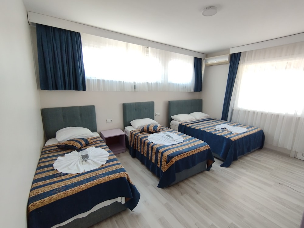 Family Quadruple Room, Terrace, City View photo 1
