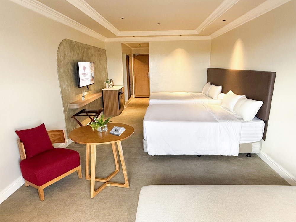 Deluxe Double or Twin Room, Balcony, City View
