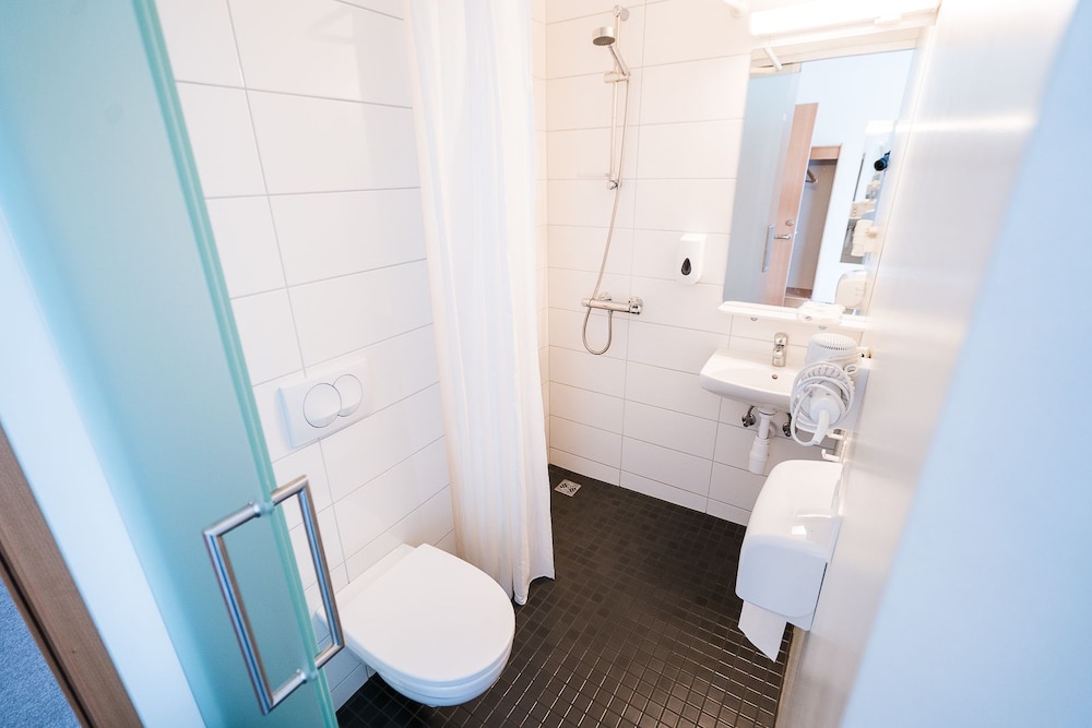 Classic Double or Twin Room, Private Bathroom photo 2