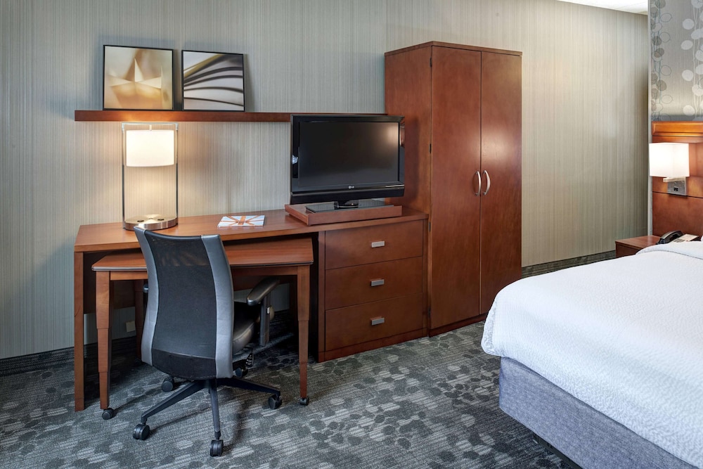 Superior Suite, 1 King Bed with Sofa bed (One Bedroom) - Photo 2